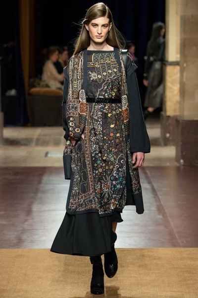 Look 30
